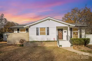 319 Scaleybark Dr, Charlotte, NC 28209 - Photo 1