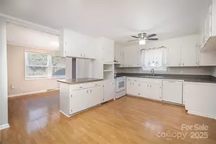 319 Scaleybark Dr, Charlotte, NC 28209 - Photo 7