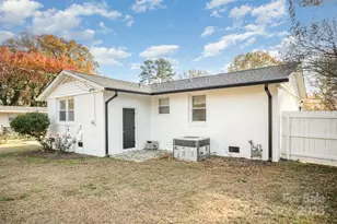 319 Scaleybark Dr, Charlotte, NC 28209 - Photo 19