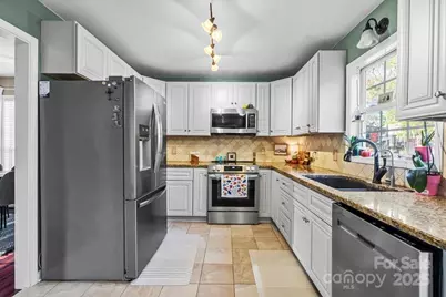 8851 Oldenburg Drive, Mount Pleasant, NC 28124 - Photo 5