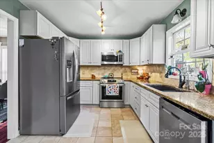 8851 Oldenburg Dr, Mount Pleasant, NC 28124 - Photo 5