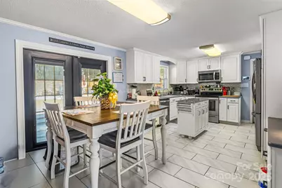 304 Parlier Avenue NE, Conover, NC 28613 - Photo 7