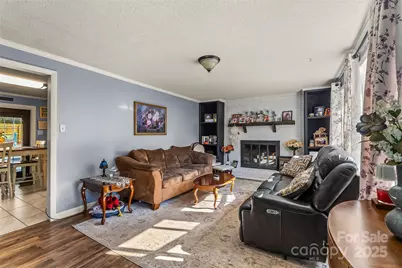 304 Parlier Avenue NE, Conover, NC 28613 - Photo 5