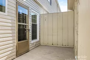 5917 Quail Hollow Rd, Charlotte, NC 28210 - Photo 3