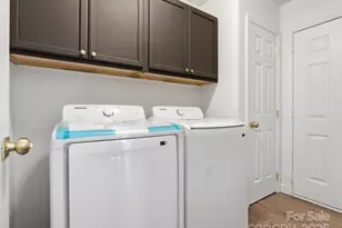 3909 Brownes Ferry Rd, Charlotte, NC 28269 - Photo 15