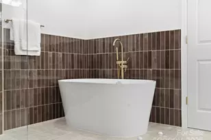 3909 Brownes Ferry Rd, Charlotte, NC 28269 - Photo 21