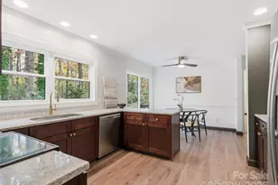 3909 Brownes Ferry Rd, Charlotte, NC 28269 - Photo 7