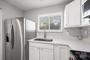 2545 Stockbridge Dr, Charlotte, NC 28210 - Photo 7