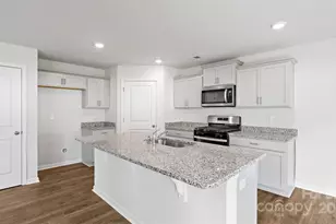 25 Caroline Vly Ln, Hendersonville, NC 28792 - Photo 5