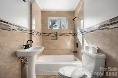 204 22nd Avenue NE, Hickory, NC 28601 - Photo 13