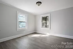 204 22nd Ave NE, Hickory, NC 28601 - Photo 9