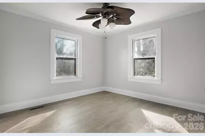 204 22nd Avenue NE, Hickory, NC 28601 - Photo 11