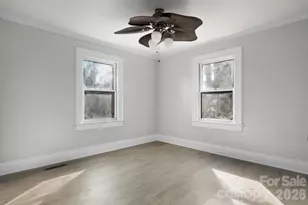 204 22nd Ave NE, Hickory, NC 28601 - Photo 11