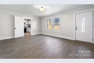 204 22nd Avenue NE, Hickory, NC 28601 - Photo 7