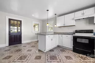 204 22nd Ave NE, Hickory, NC 28601 - Photo 5