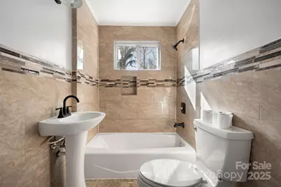 204 22nd Avenue NE, Hickory, NC 28601 - Photo 13