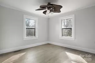 204 22nd Ave NE, Hickory, NC 28601 - Photo 11