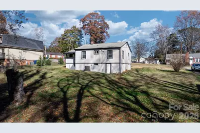 204 22nd Avenue NE, Hickory, NC 28601 - Photo 17