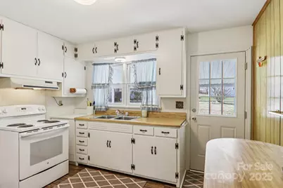 100 Hyatt Street, Waynesville, NC 28786 - Photo 15