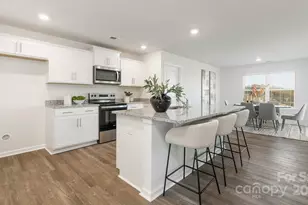 5026 Shallow Brk Dr, Charlotte, NC 28215 - Photo 3