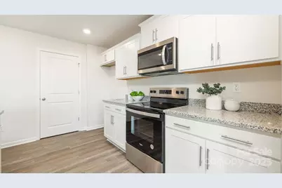 5026 Shallow Brook Drive, Charlotte, NC 28215 - Photo 5