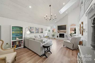 1042 1st Street NE, Hickory, NC 28601 - Photo 7