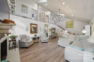 1042 1st St NE, Hickory, NC 28601 - Photo 5