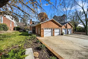 1042 1st St NE, Hickory, NC 28601 - Photo 35