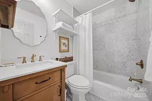 1042 1st St NE, Hickory, NC 28601 - Photo 31