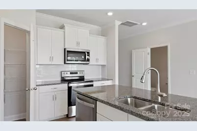 354 Creekview Road, Hendersonville, NC 28792 - Photo 7