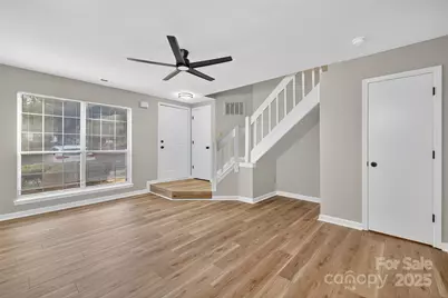 6407 Windsor Gate Lane, Charlotte, NC 28215 - Photo 9