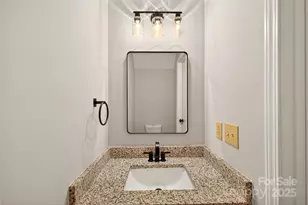 6407 Windsor Gate Ln, Charlotte, NC 28215 - Photo 13