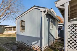 302 Meadowbrook Ct, Hendersonville, NC 28792 - Photo 35