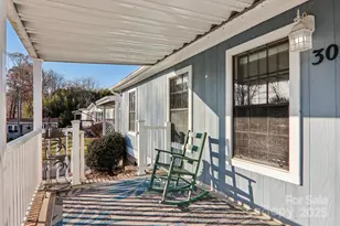 302 Meadowbrook Ct, Hendersonville, NC 28792 - Photo 3