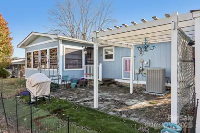 302 Meadowbrook Court, Hendersonville, NC 28792 - Photo 39