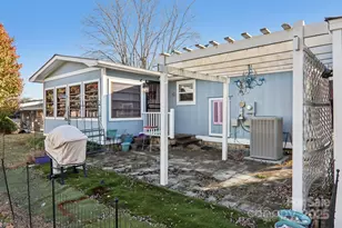 302 Meadowbrook Ct, Hendersonville, NC 28792 - Photo 39