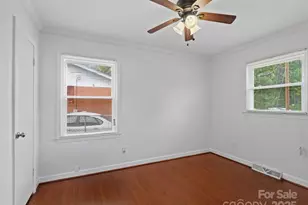 325 Prince Charles St, Charlotte, NC 28213 - Photo 21