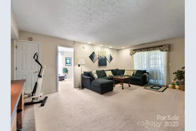 21 Old Applewood Lane, Hendersonville, NC 28739 - Photo 19