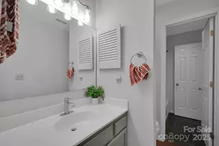 3300 Selwyn Farms Ln, Charlotte, NC 28209 - Photo 19