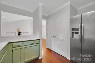 3300 Selwyn Farms Ln, Charlotte, NC 28209 - Photo 7