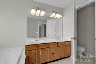 9211 Hickory Tree Ln, Charlotte, NC 28277 - Photo 31