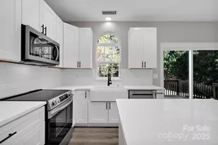 9211 Hickory Tree Ln, Charlotte, NC 28277 - Photo 15