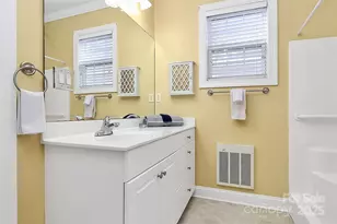 10046 Bishops Gate Blvd, Pineville, NC 28134 - Photo 17