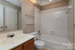 2536 Stradbrook Dr, Charlotte, NC 28210 - Photo 13