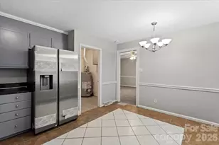 4332 Winedale Ln, Charlotte, NC 28205 - Photo 3