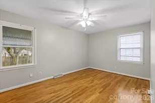 4332 Winedale Ln, Charlotte, NC 28205 - Photo 11