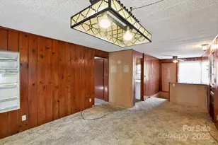 396 S Peak St, Columbus, NC 28722 - Photo 7