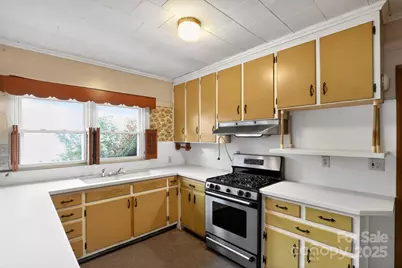 396 S Peak Street, Columbus, NC 28722 - Photo 11