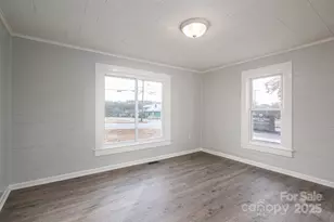 724 S Madison St, Lincolnton, NC 28092 - Photo 15