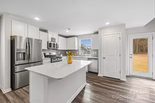 1512 Cottage Crk Dr, Bessemer City, NC 28016 - Photo 11